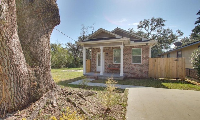 South Pensacola Casa | Downtown Pensacola Vacation Rental with Yard!
