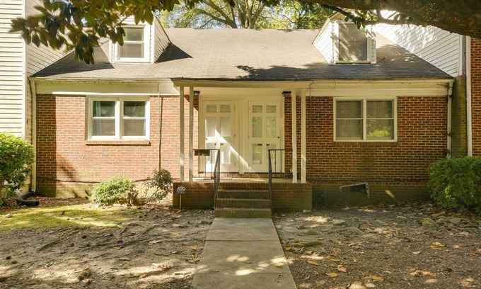 Cameron Village Apartamento | Downtown Raleigh Condo ~ 2 Mi to Ncsu Campus!