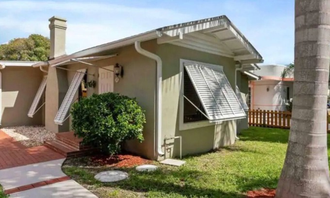 Grandview Heights Casa | Downtown Retreat - Unifamiliar, caminar a todas partes, gran patio trasero