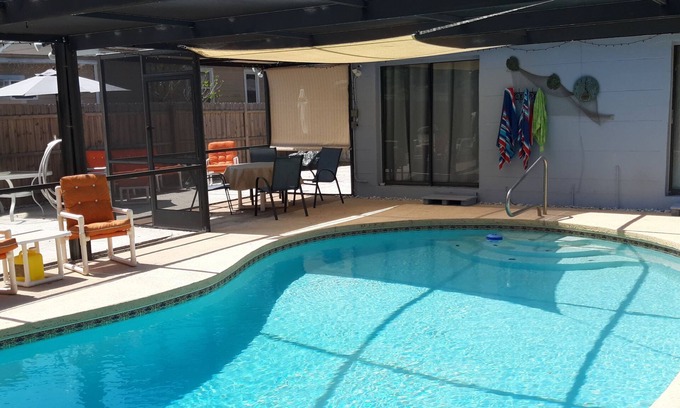 Safety Harbor Casa | Downtown Safety Harbor 2 Bed 1 Bath Pool Home, 20 minutes from Clearwater beach