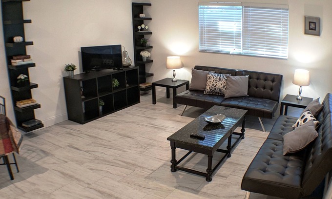 Laurel Park Casa | El centro de Sarasota Townhouse en el centro histórico!
