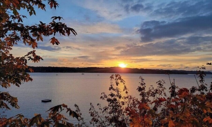 Silverdale Casa | Downtown Silverdale Waterfront Home!