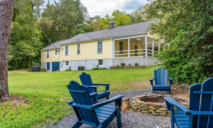 Southern Pines Casa | Downtown So. Pines - sleeps 8, walk to town.
