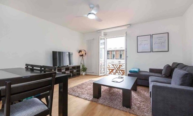 Werd Apartamento | Downtown Spacious 2-Bedroom Luxury Apartment 3B
