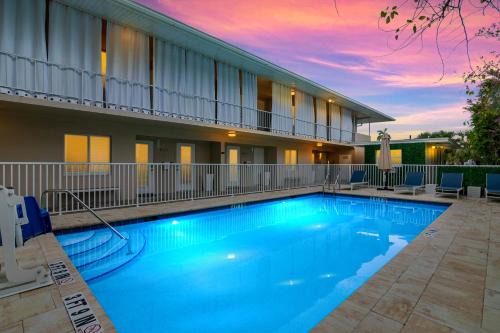 Old Naples Apartamento | Downtown Starfish 807