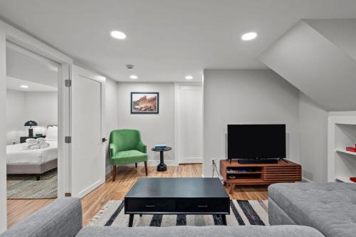 Baker Apartamento | Downtown Stay off Broadway Nightlife Nearby Parking
