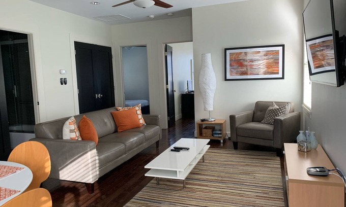 St. Petersburg - Clearwater Apartamento | ¡Centro de la ciudad! Pasos a restaurantes Beach Drive, tiendas y frente al agua!