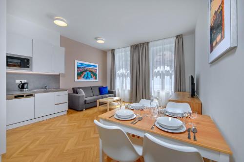 Vrsovice Apartamento | Downtown Suites Kodanska