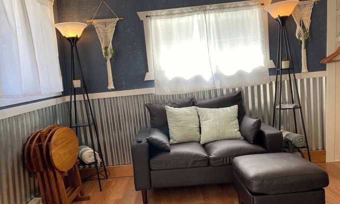 Coeur d'Alene Cabaña | Downtown Tiny House - walk to the lake!