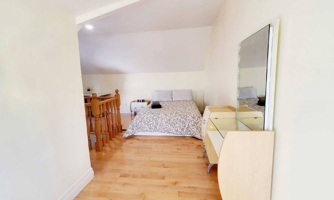Trinity - Bellwoods Casa | Downtown Toronto 3 bedrooms unit Near Trinity bellwood park