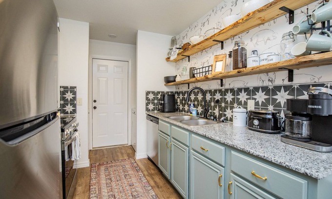 Downtown Casa | Downtown Trailside Cottage