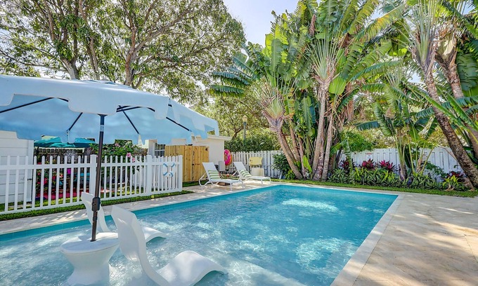 Delray Beach Cabaña | Downtown Tropical Oasis- heated Pool/ Private fenced yard.