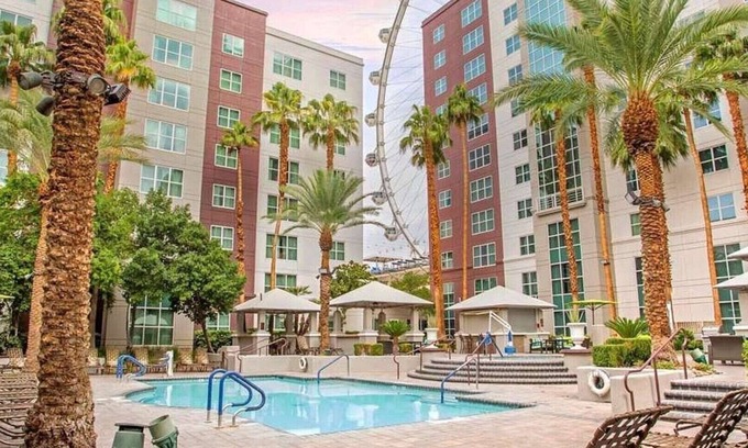 Las Vegas Strip Complejo | Downtown Vegas, Full Kitchen, Luxurious Resort-1 Bedroom at Flamingo by Hilton