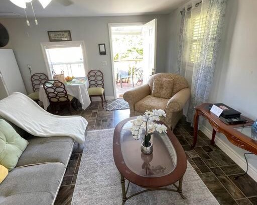 Southside Apartamento | Downtown W. Palm, 2nd Story Sun Deck, near Beach!