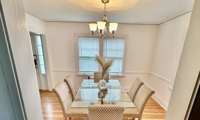 West Hartford Casa | Downtown West Hartford Center