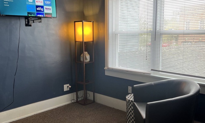 Loudonville Apartamento | Downtwn Loudonville Upstairs 1 Bed Apartment