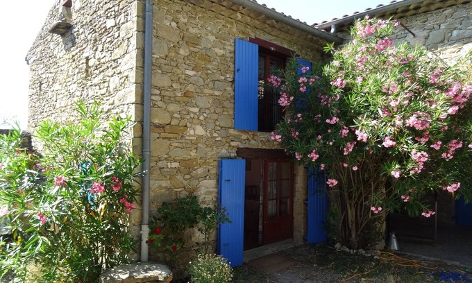 Pont-de-Barret Cabaña | Drôme Provençale, gite La Colline Le JARDIN CLOS