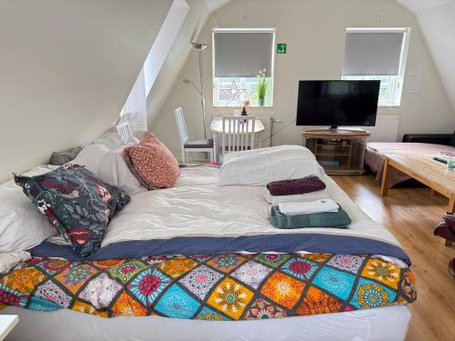 Sodertalje Municipality Apartamento | DR ÅSA Apartment Penthouse w Pool by the Forest near a Golf course, Concerts and the Baltic Sea