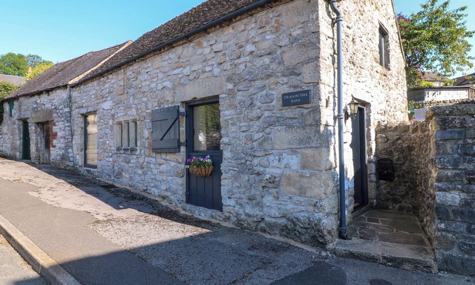 Carsington Cabaña | DRAGON HILL BARN, family friendly, with open fire in Brassington
