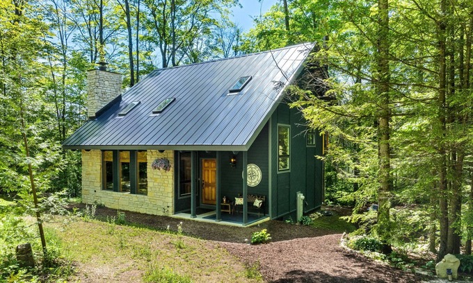 Gills Rock Cabaña | Dragonfly Dell - Quiet, wooded retreat in Ellison Bay near Newport State Park