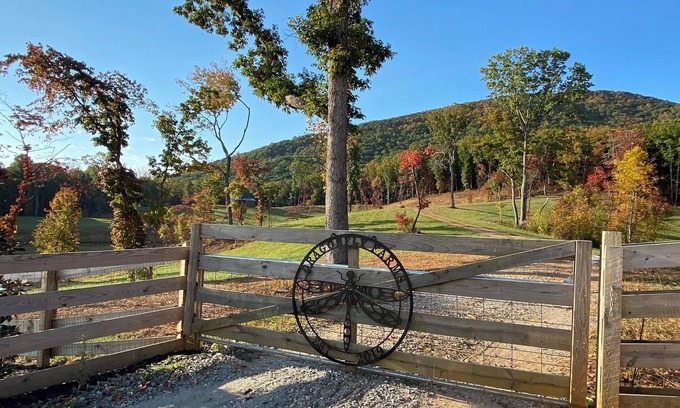Cleveland Casa | Dragonfly Farms - North Georgia Mountains Farm Retreat featuring Highland Cows