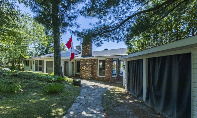 Rideau Lakes Casa | Dragonfly Lake House