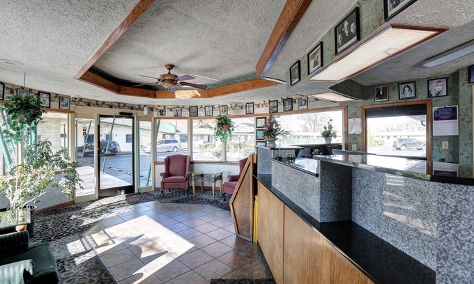 South Nashville Hotel | Drake Inn