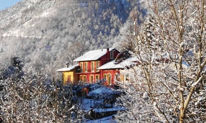 Lanzo Torinese Apartamento | Apartamento de ensueño CASA Līlā cerca de Turín con vista al valle del Po