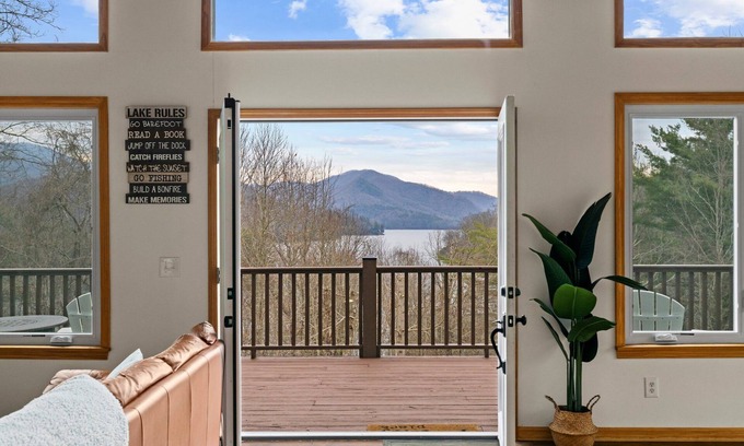 Topton Chalet De Esquí | Dream Chaser Chalet at Nantahala Lake- Kayak/Dock/Firepit/Game Room/Movie Room