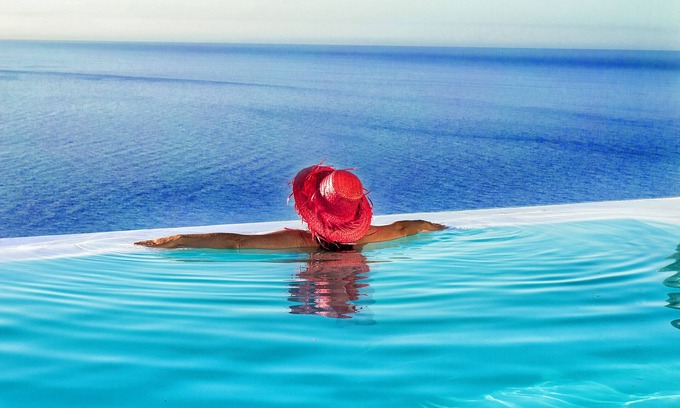 Salobreña Villa | Refugio de ensueño, vistas infinitas, piscina desbordante y privacidad absoluta