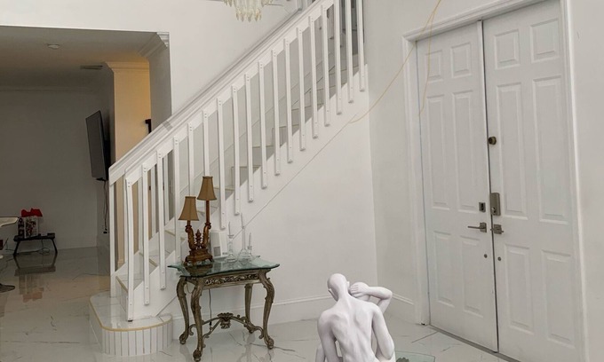 Ludlam Casa | Dream home miami of one of the miami best residential areas