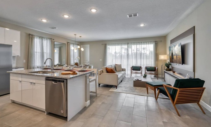 West Kissimmee Villa | Dream Home Prime Location Themed Bedrooms