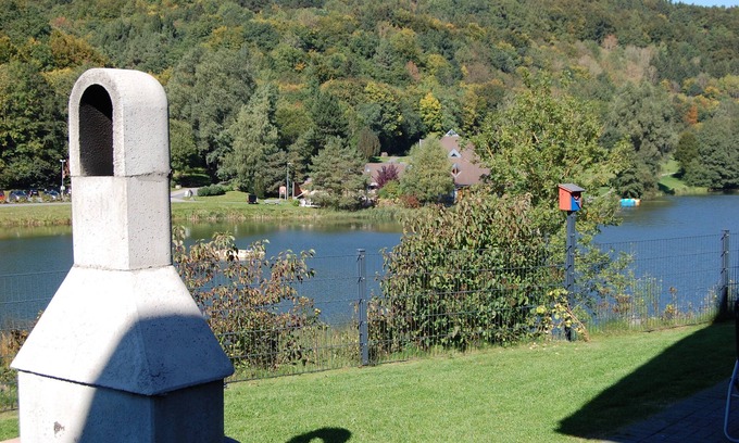 Rieden Casa | Casa de ensueño en el lago (grande) en el lago del bosque Rieden (Eifel)