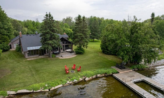 Fenelon Falls Casa | Dream Lakehouse Getaway in the Kawarthas
