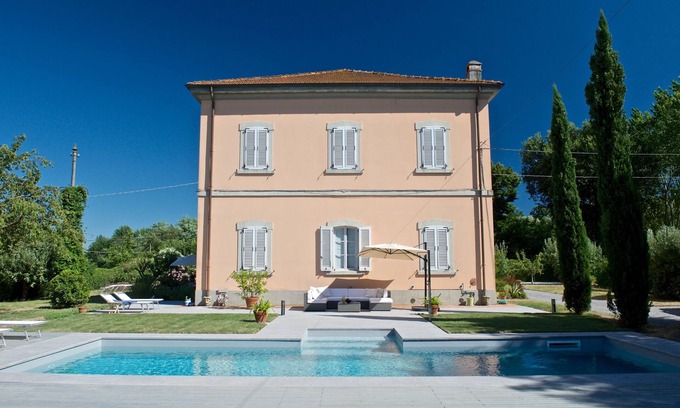 Colle di Compito Villa | Sueño de estar con piscina privada, cerca de Lucca y el mar. huerta grande. WI-FI
