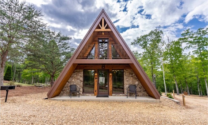 Dawson Cabina | Dream Maker Cabin w/Hot Tub - Sleeps 6