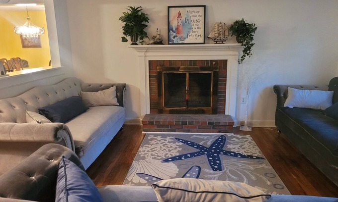 East Falmouth Casa | Dream vacation in our 4-Bedroom newly-renovated house 2.5 miles from the ocean.