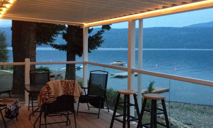 Anglemont Cabina | Vacaciones de ensueño en el lago, para familias. Justo en la playa.
