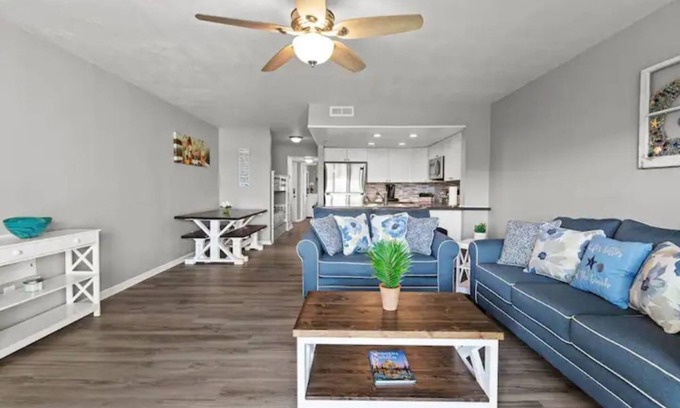 Surf City Condominio | Dream Vacation Surf Condo, On the Beach with Pool