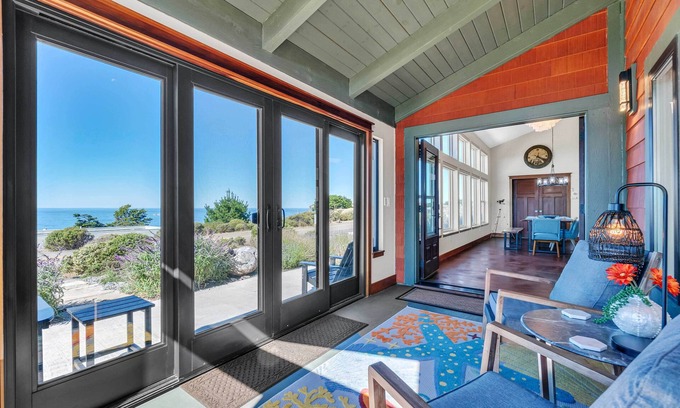Manchester Casa | 'Dream Weaver' House w/ Hot Tub & Ocean View!