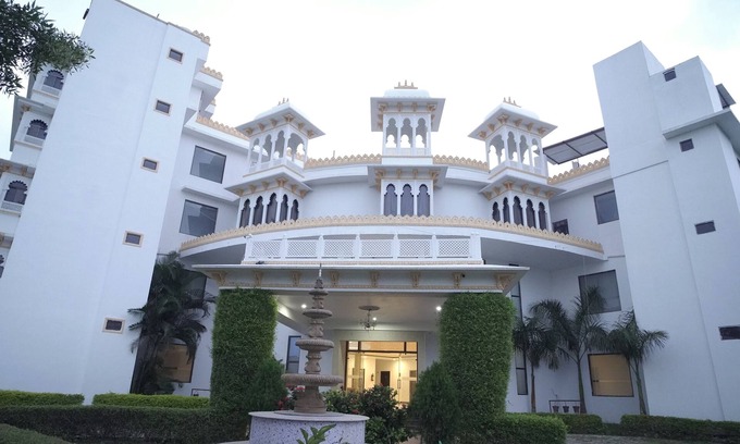Udaipur District Hotel | Dreams Resort Udaipur