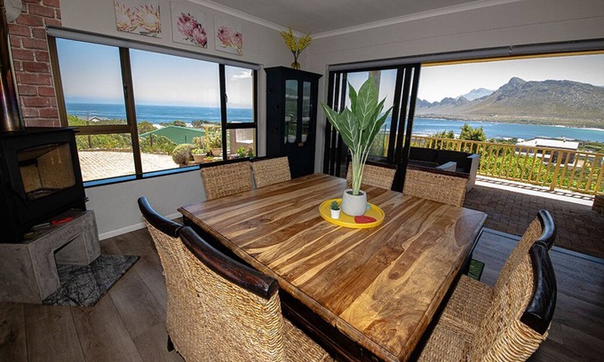 Pringle Bay Cabina | Dreamview Family Suite @ The Butterfly Villa : Spectacular views in Pringle Bay