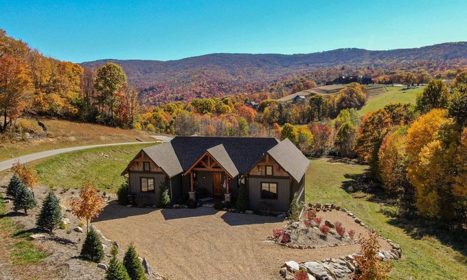 Mill Ridge Casa | Dreamweaver - Eagles Nest, pet friendly, private with big views