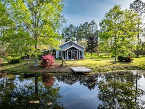 Moultrie Casa | Dreamy 3BR Pondside Home with Nature Trails