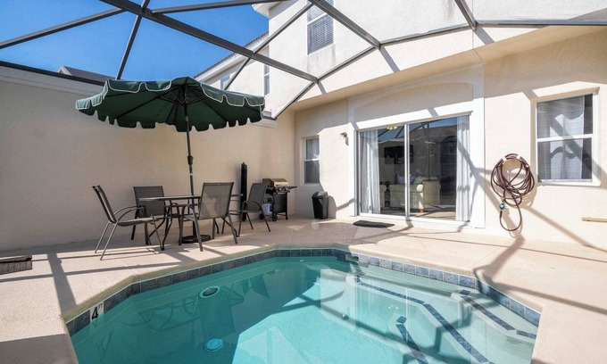 Bellavida Casa | Dreamy 4BR Townhome Pool, BBQ Near Disney!