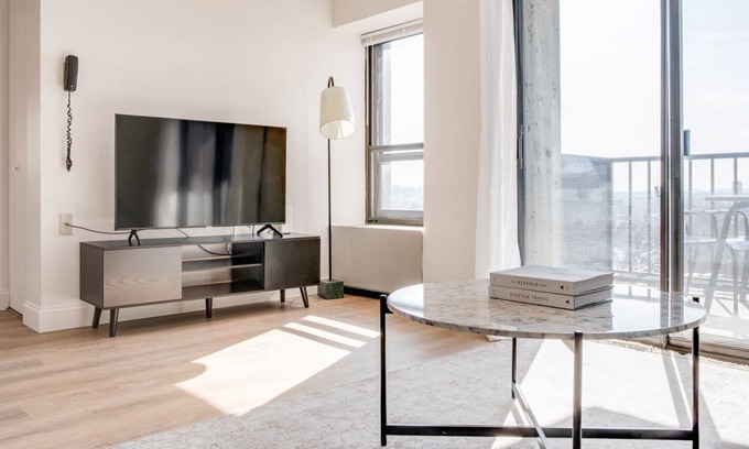 Allston Apartamento | Dreamy Allston 2BR w/ W/D, close to BU & Packards Corner, by Blueground