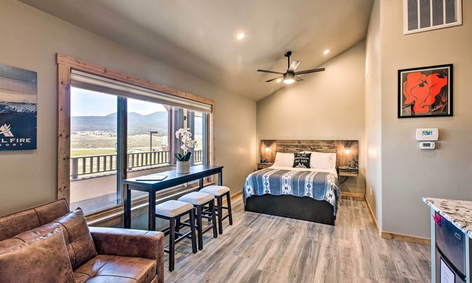Angel Fire Apartamento | Dreamy Angel Fire Studio < 2 Mi to Ski Resort!