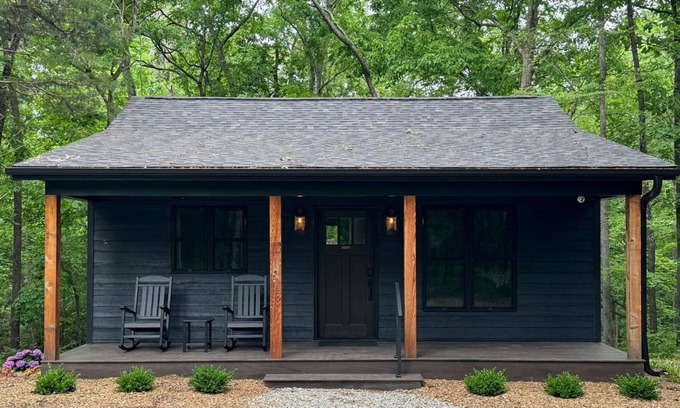 Carbondale Cabina | Dreamy Cabin with Hot Tub in the Woods