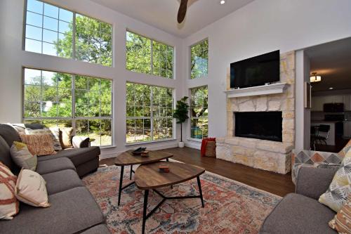 Dripping Springs Casa | Dreamy Dripping Springs - Near Parks Hiking & More