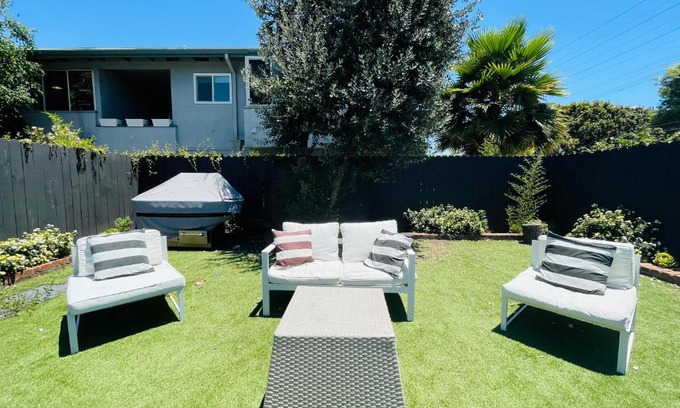 North Hollywood Casa | Dreamy Farmhouse in Studio City